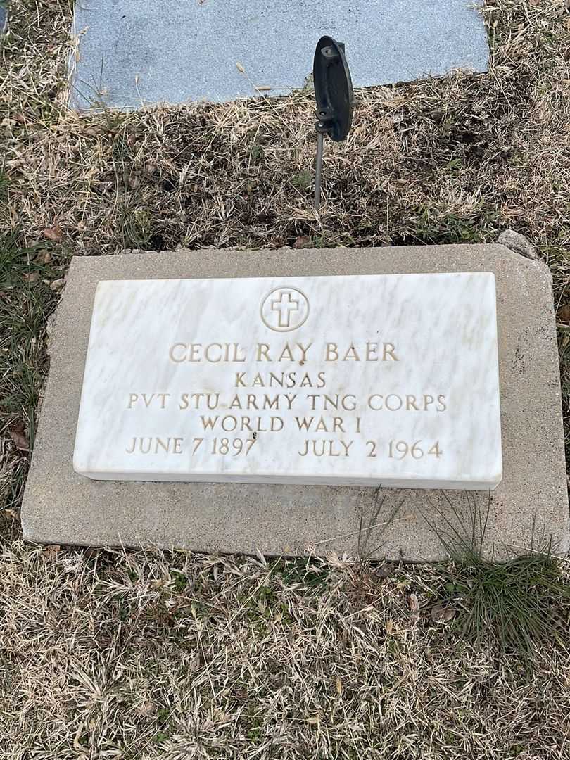 Cecil Ray Baer's grave. Photo 1