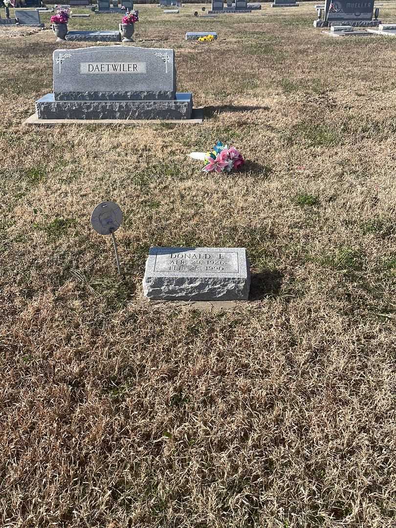 Donald L. Daetwiler's grave. Photo 2