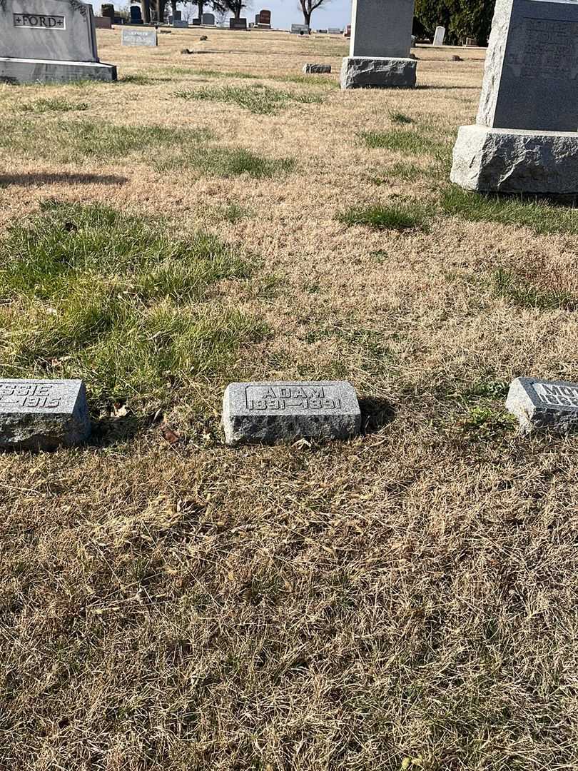 Adam Hadlock's grave. Photo 2