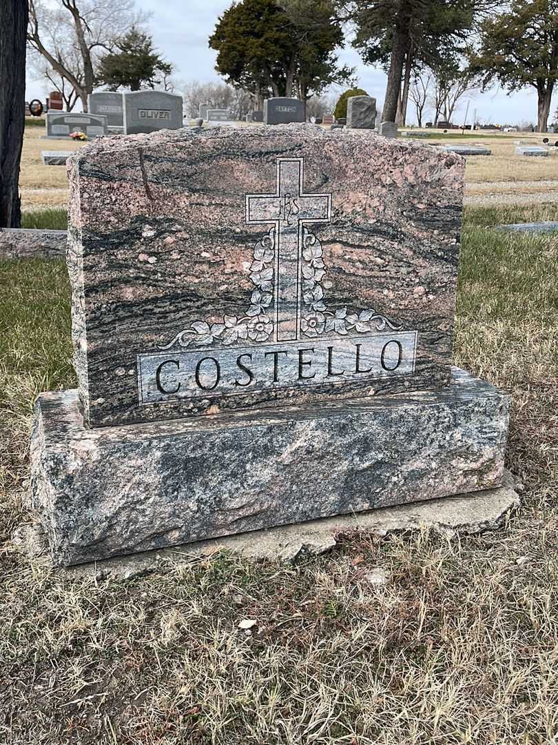 Infant Vancil's grave. Photo 1