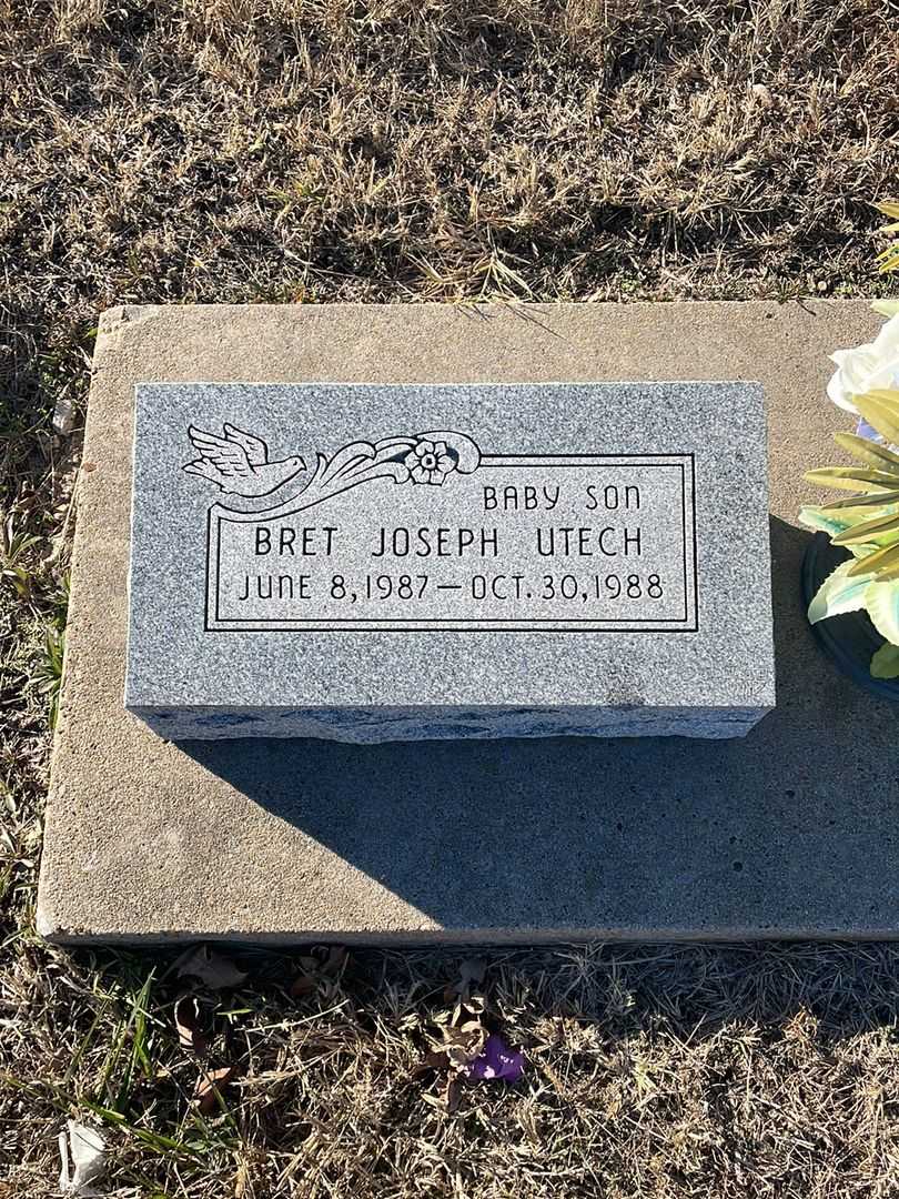 Bret Joseph Utech's grave. Photo 1