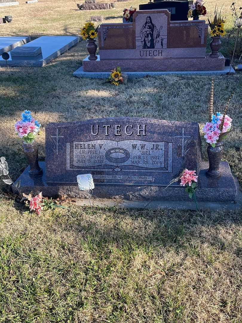 W. W. "Bill" Utech Junior's grave. Photo 1