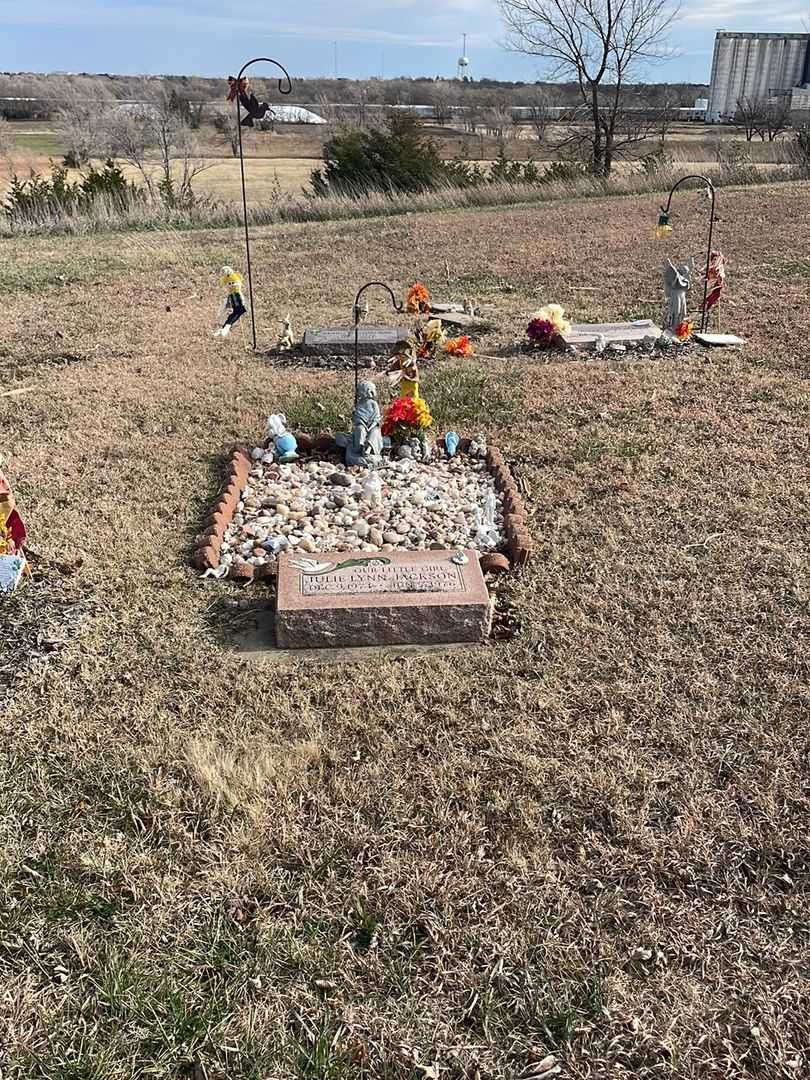 Julie Lynn Jackson's grave. Photo 2