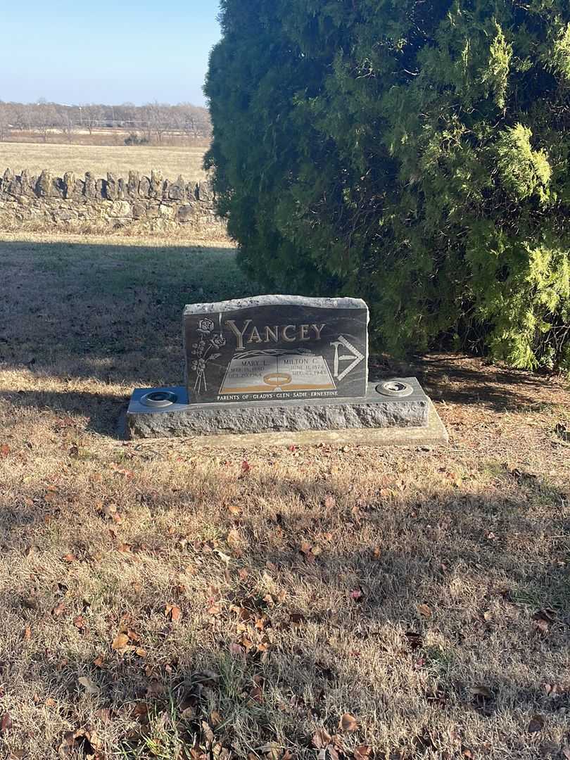 Milton C. Yancey's grave. Photo 2