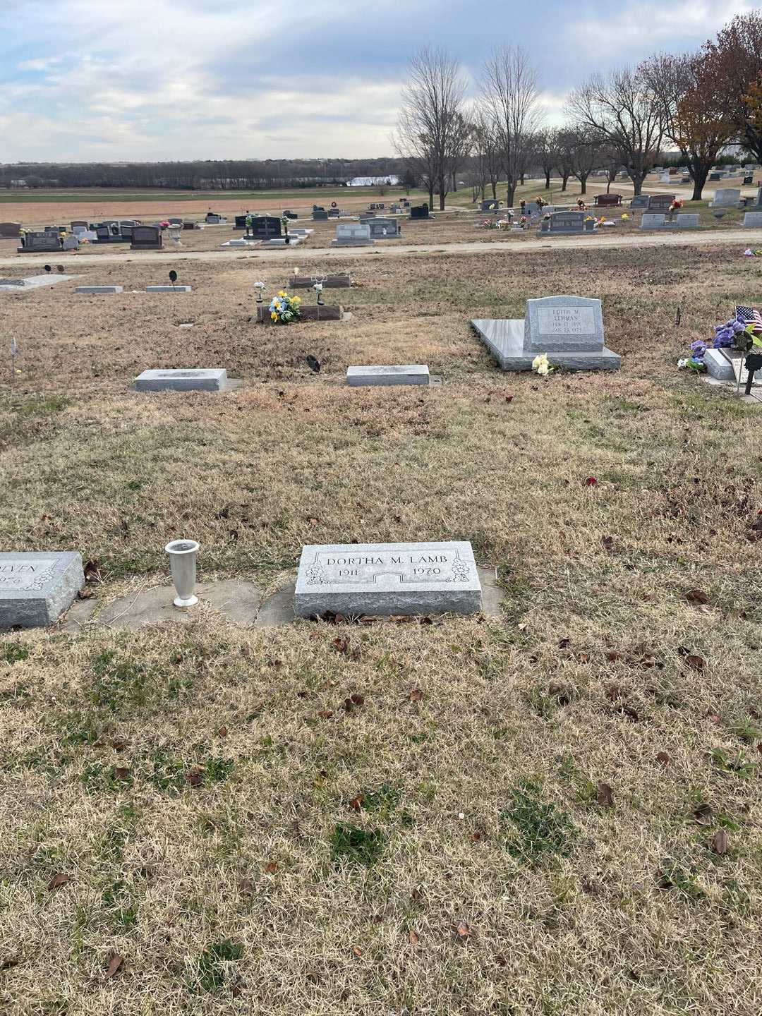 Dortha M. Lamb's grave. Photo 2