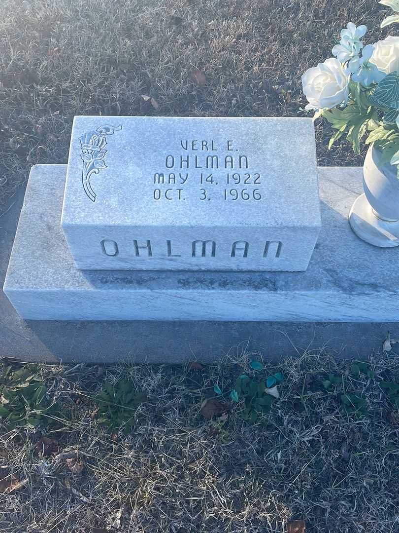 Verl E. Ohlman's grave. Photo 1