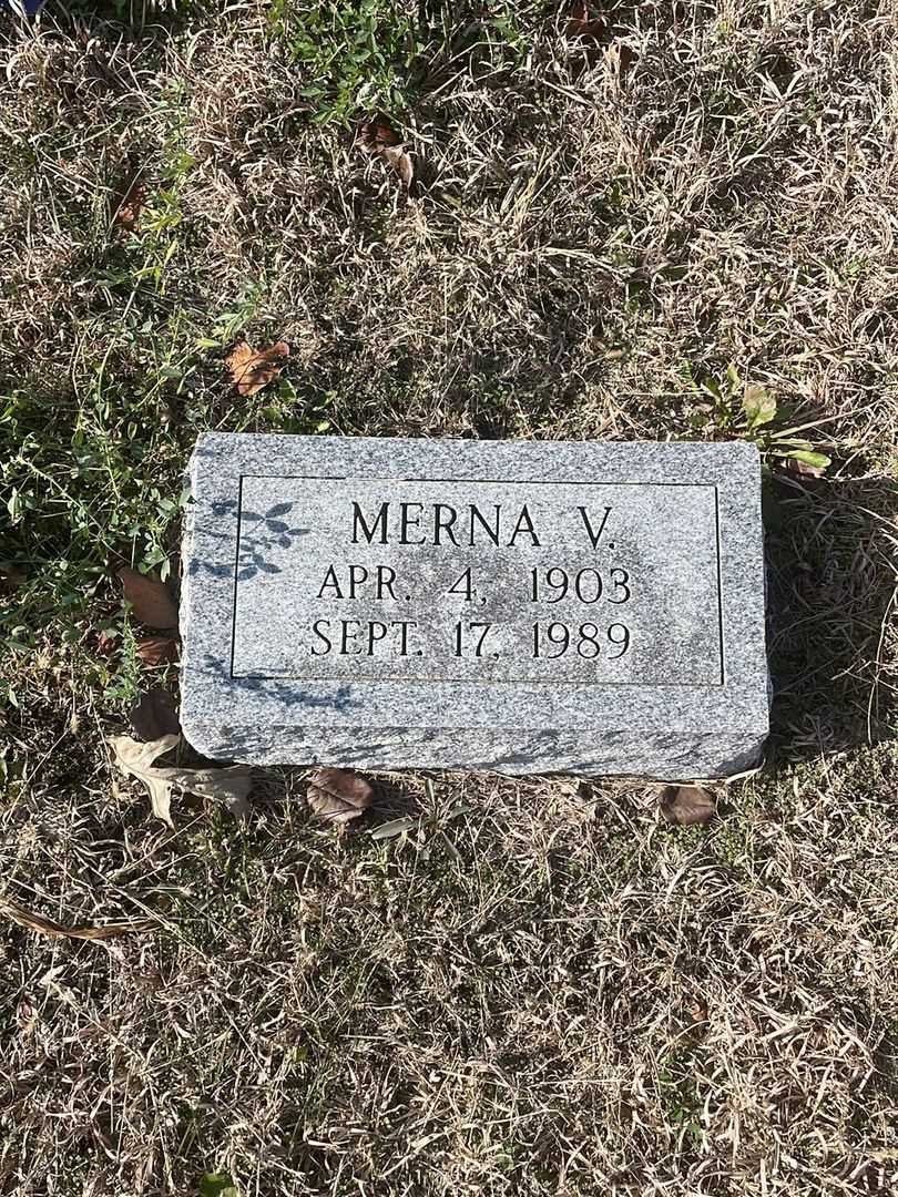 Merna V. Daetwiler's grave. Photo 3