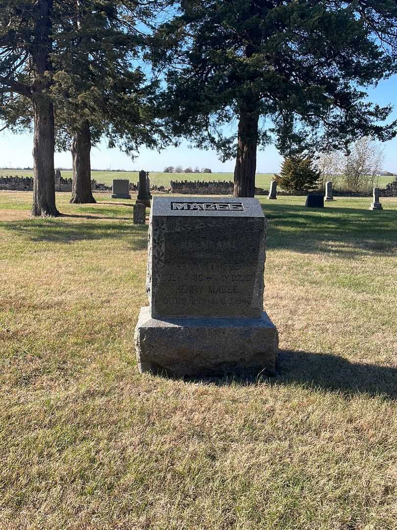 Sarah Ann Magee's grave. Photo 2