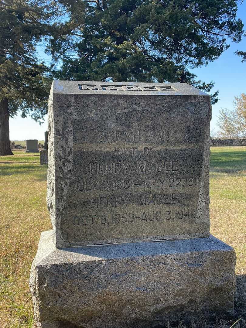 Sarah Ann Magee's grave. Photo 1