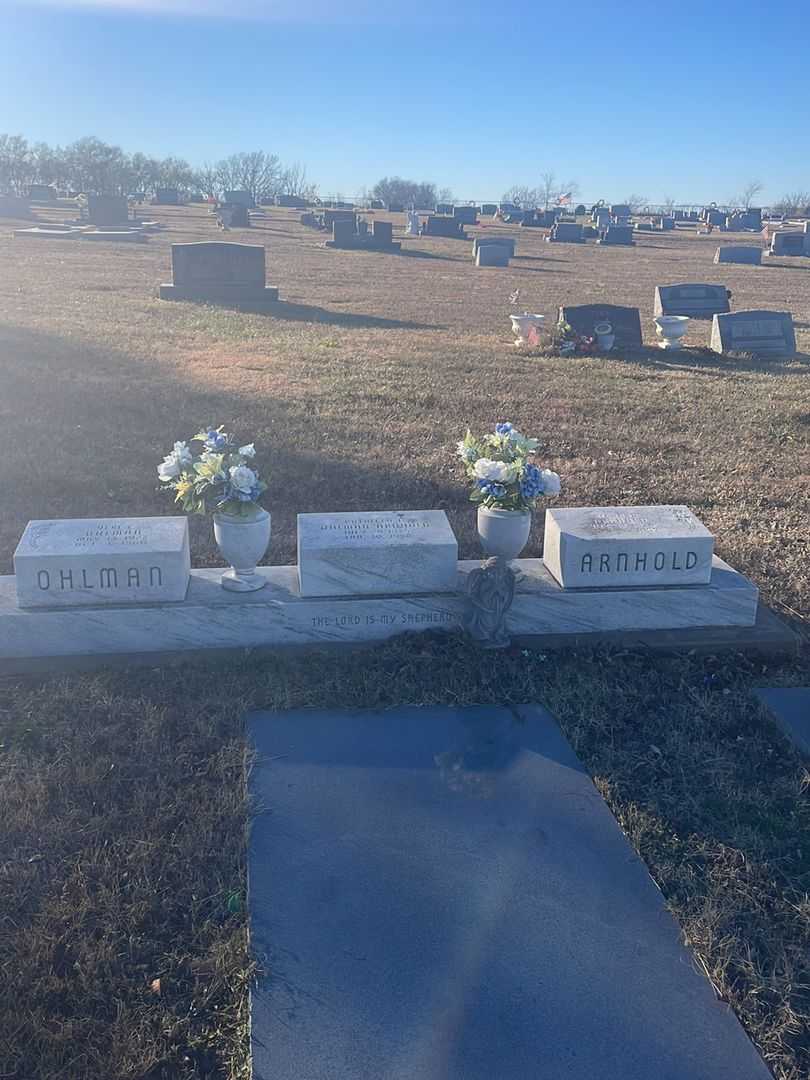 Kathleen E. Ohlman Arnhold's grave. Photo 2