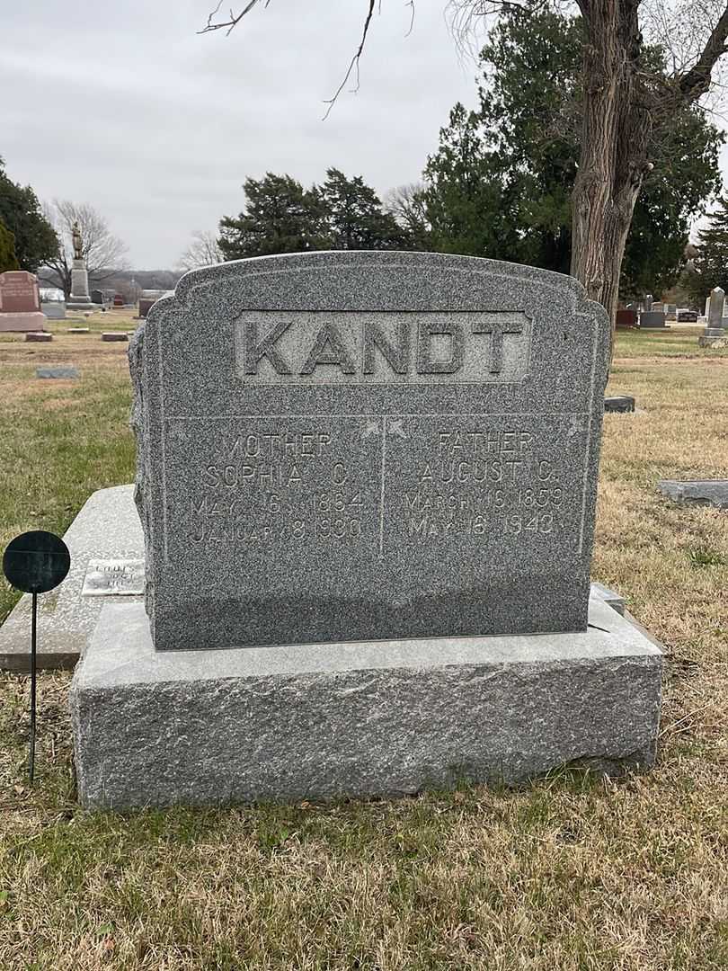 August C. Kandt's grave. Photo 1
