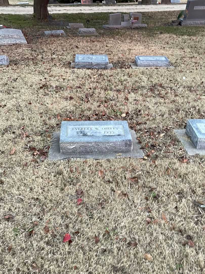 Everett W. Obitts's grave. Photo 2