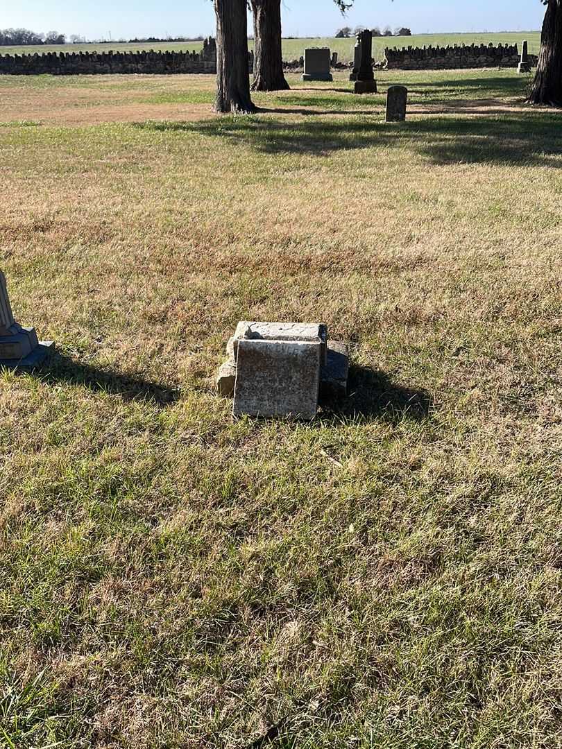 Frank Magee's grave. Photo 2