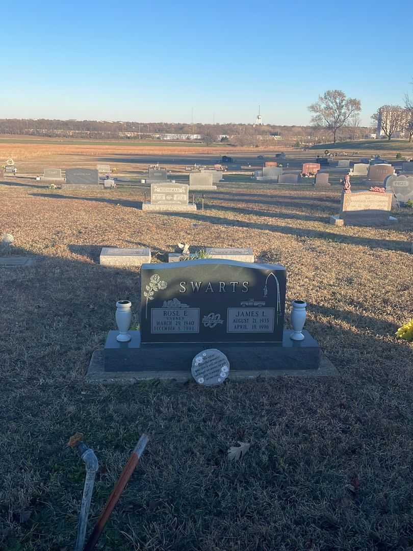 Rose E. Varney Swarts's grave. Photo 2