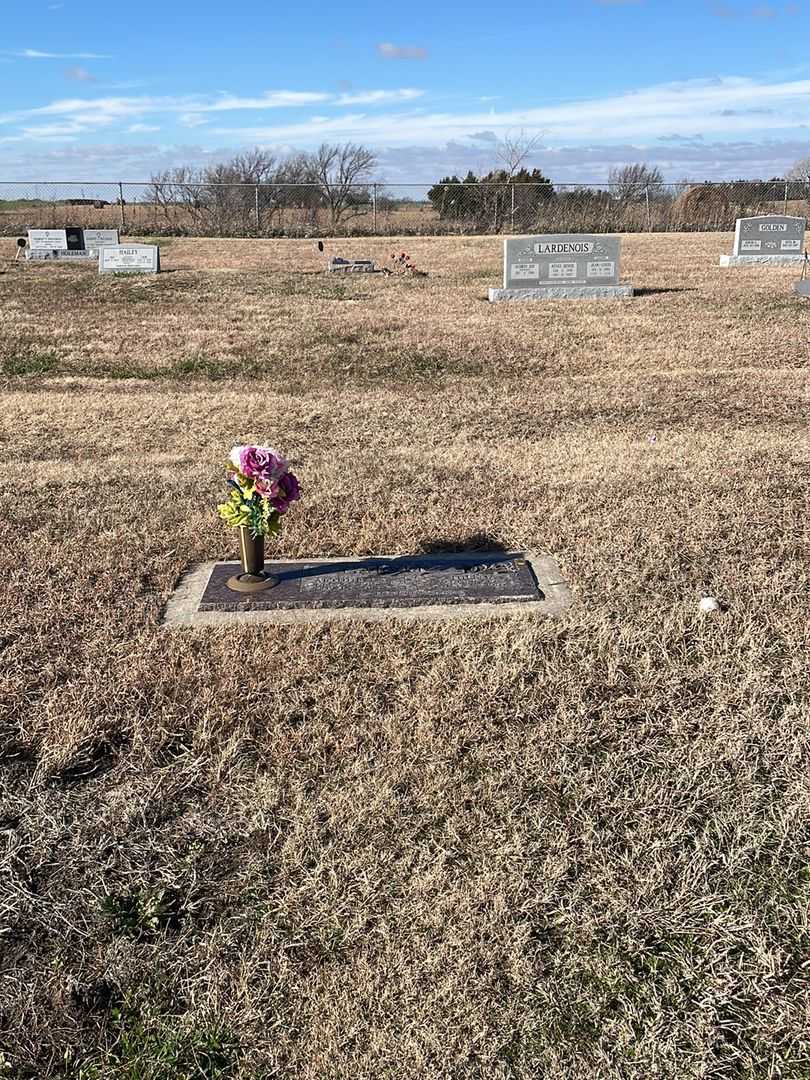 Arthur L. Garver's grave. Photo 2