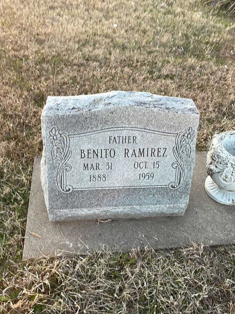 Benito Ramirez's grave. Photo 1
