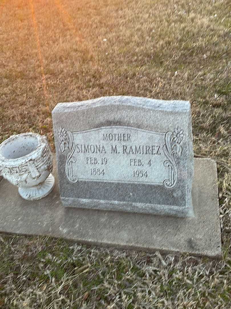 Simona M. Ramirez's grave. Photo 1