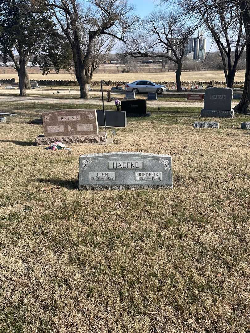 Friederike Haefke's grave. Photo 2
