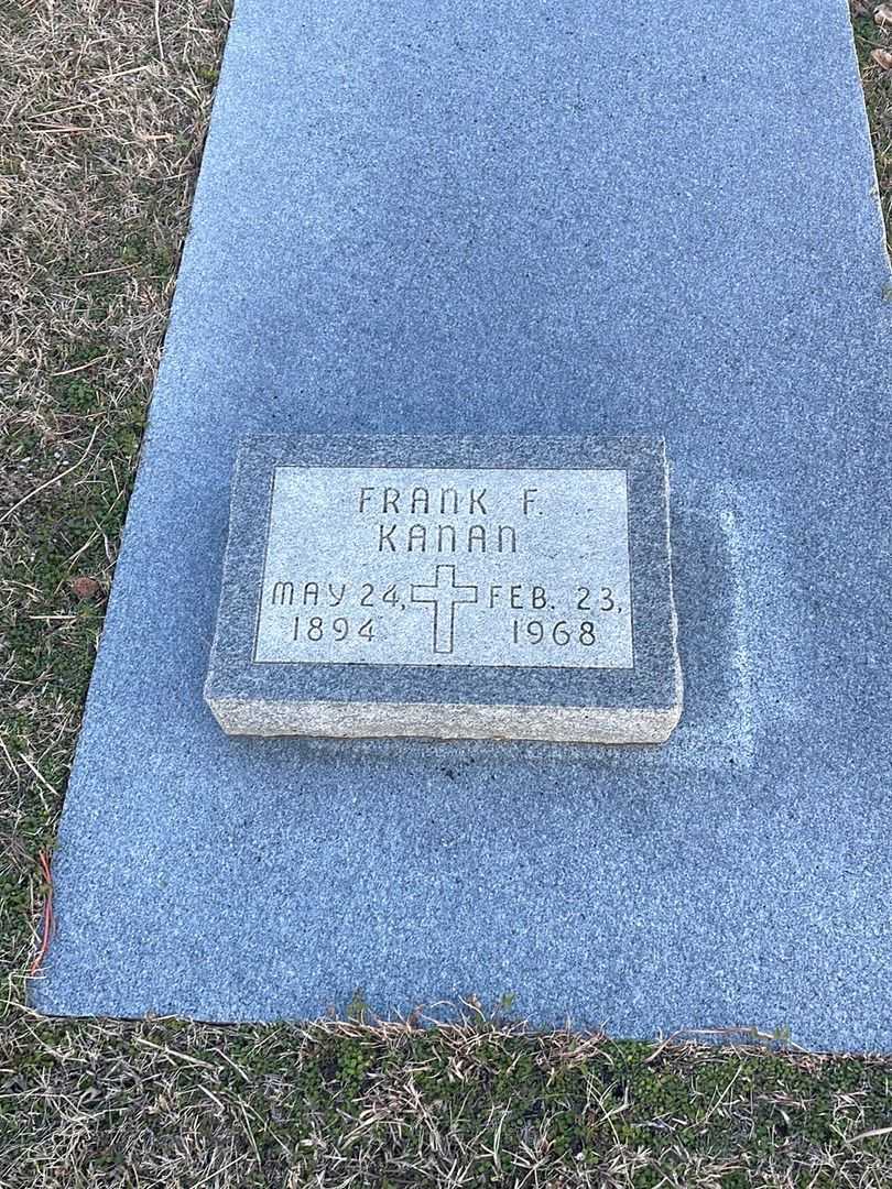 Frank F. Kanan's grave. Photo 1
