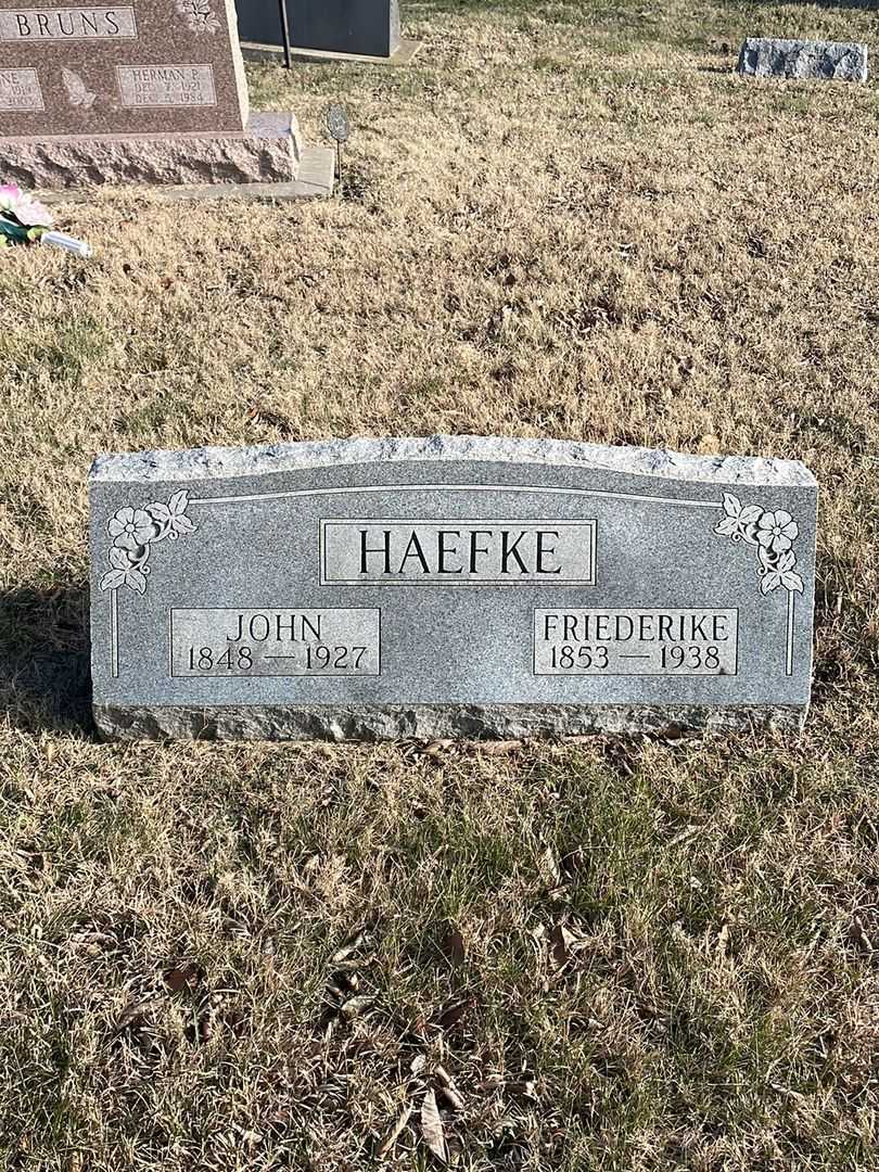 Friederike Haefke's grave. Photo 1