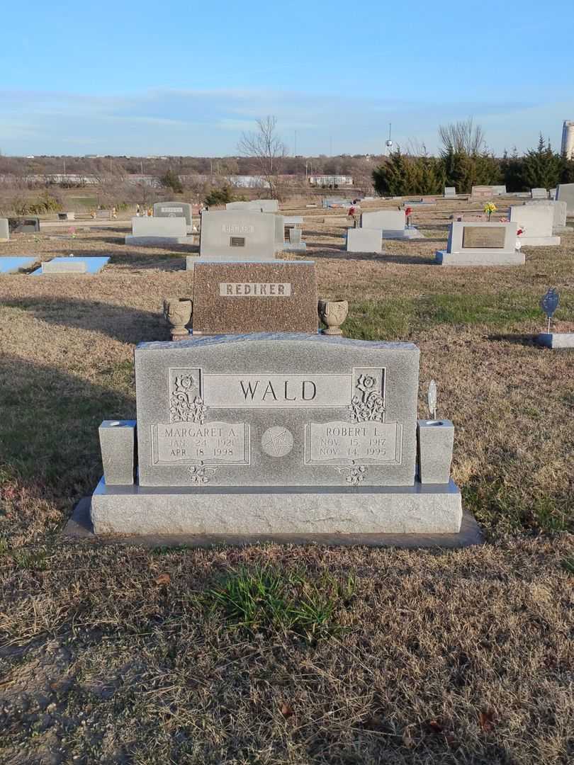 Robert L. Wald's grave. Photo 2