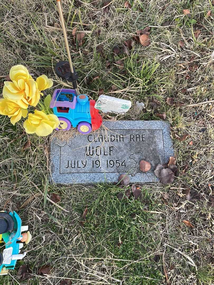 Baby Salada's grave. Photo 1