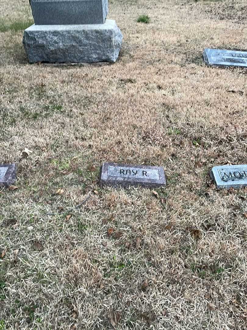 Stella C. Tatlow's grave. Photo 2