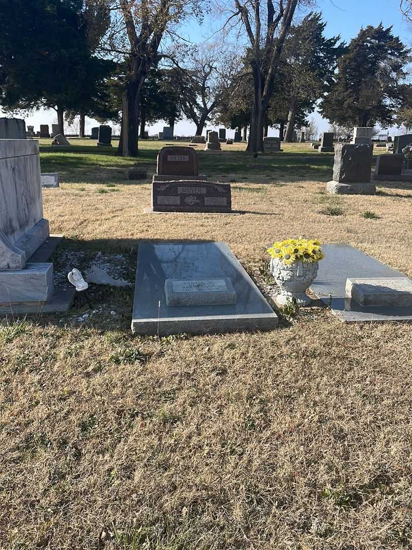 Louise M. Adams's grave. Photo 2