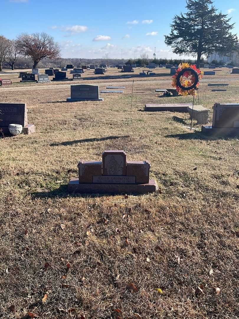 Eileen Obermeyer's grave. Photo 2